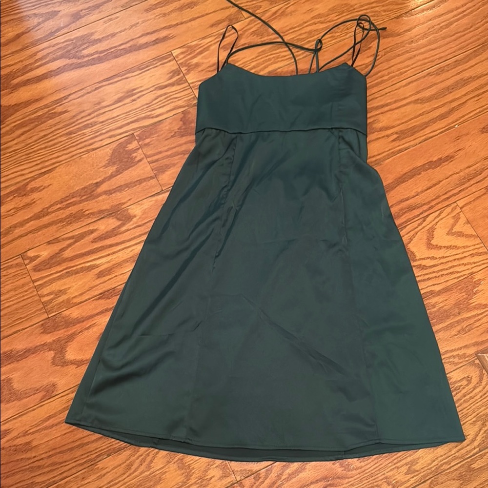 Elegant Green Spaghetti Strap Dress